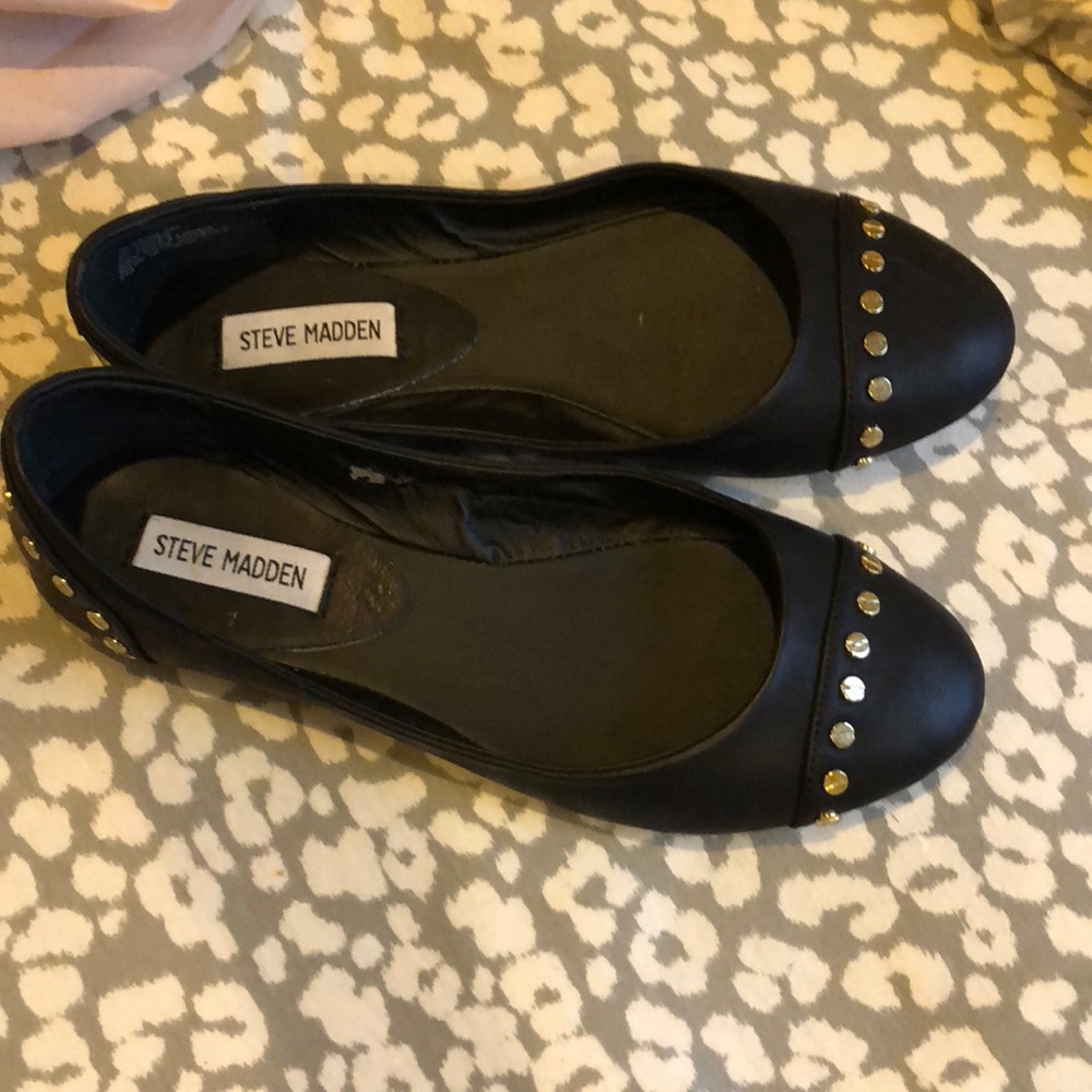 SIZE 8 Steve Madden flats
